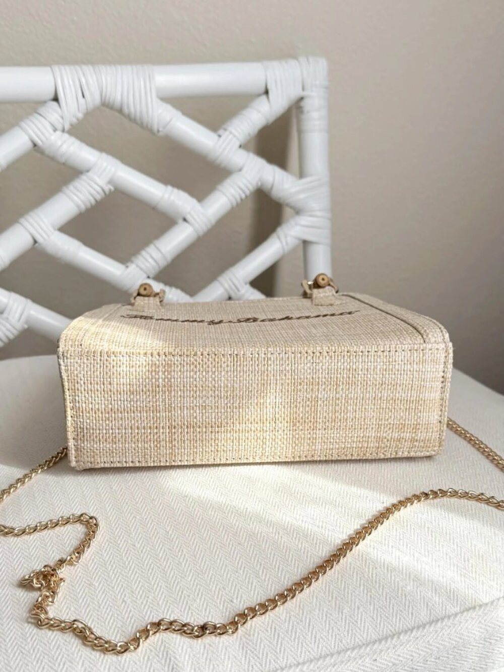 Tommy Bahama Natural Woven Straw Bag Crossbody Bamboo Handles Gold Chaiт NWT - Picture 6 of 16